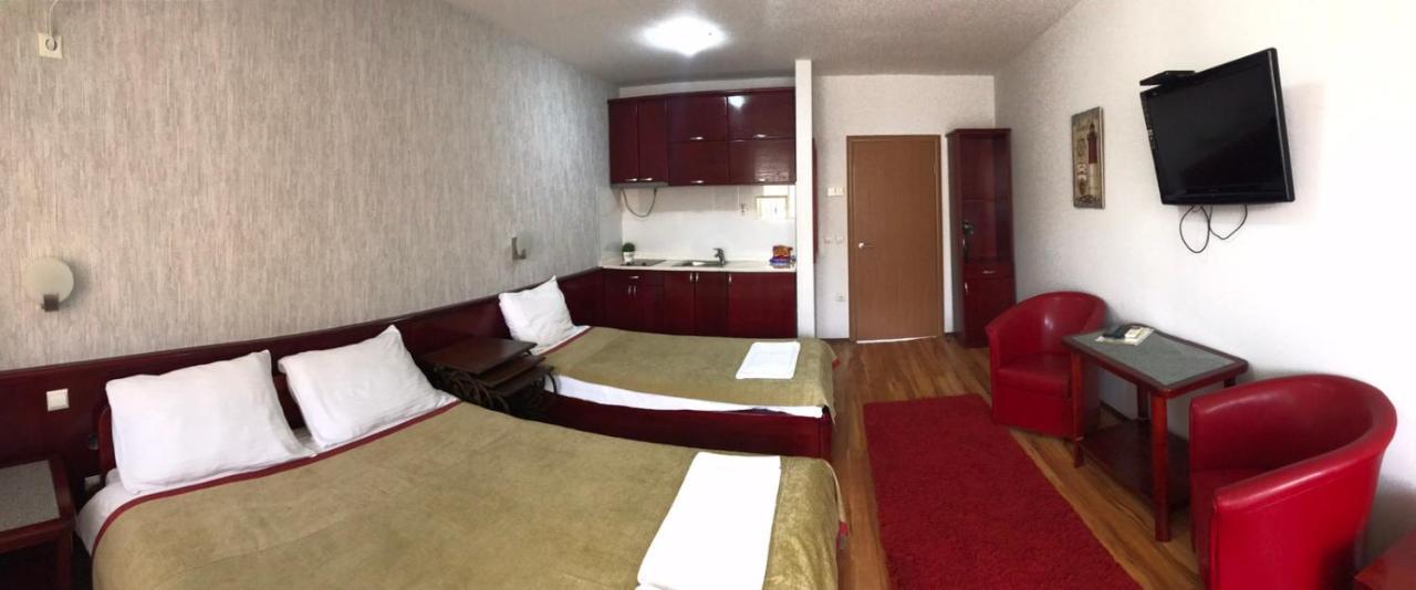 Hotel Tri "O" Topola Exteriér fotografie