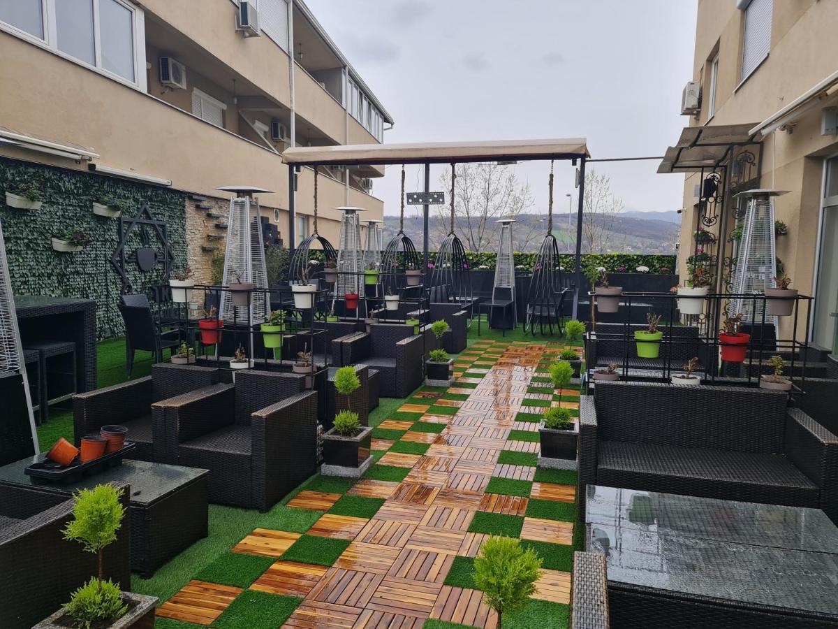 Hotel Tri "O" Topola Exteriér fotografie