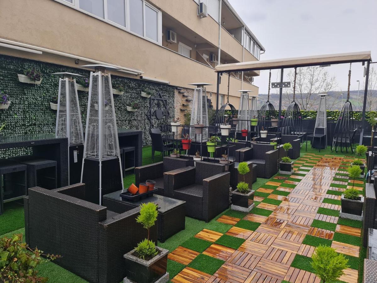 Hotel Tri "O" Topola Exteriér fotografie