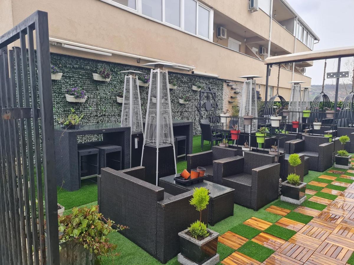 Hotel Tri "O" Topola Exteriér fotografie