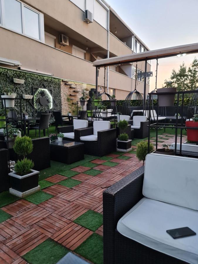Hotel Tri "O" Topola Exteriér fotografie